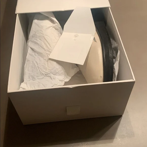 The Row Sabot shearling lined Mule 8.5 - Picture 9 of 9